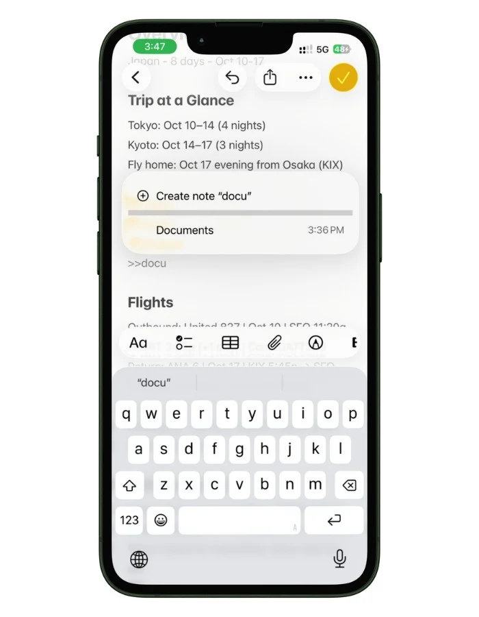 Screenshot showing how to create a link to another note in Apple Notes. The user types >> inside a note, a search box appears with matching notes, and a note is selected to insert a tappable internal link for quick navigation between related notes.
